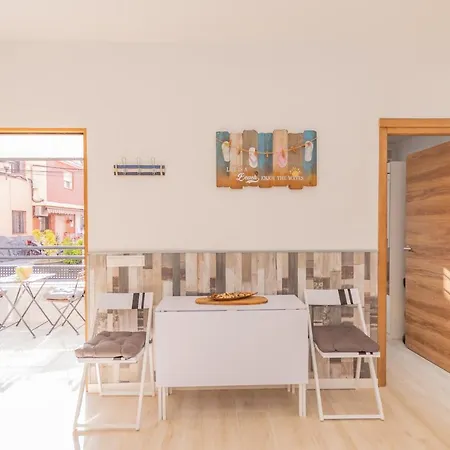 Holiday home Cubo's La Casita Del Palo Malaga