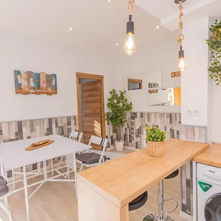 Cubo's La Casita Del Palo * Malaga